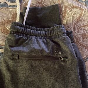 Vuori Charcoal Gray Jogger Sweatpants Ladies or Men’s